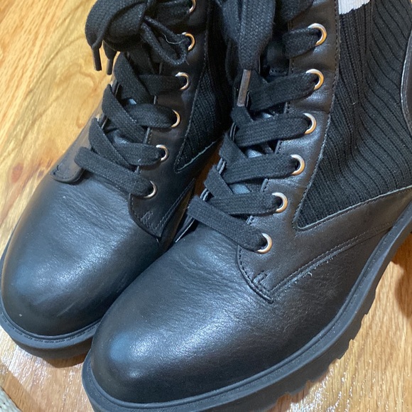 COPY - Black Steve Madden Lace Up Boots. Size 9. - Picture 4 of 6